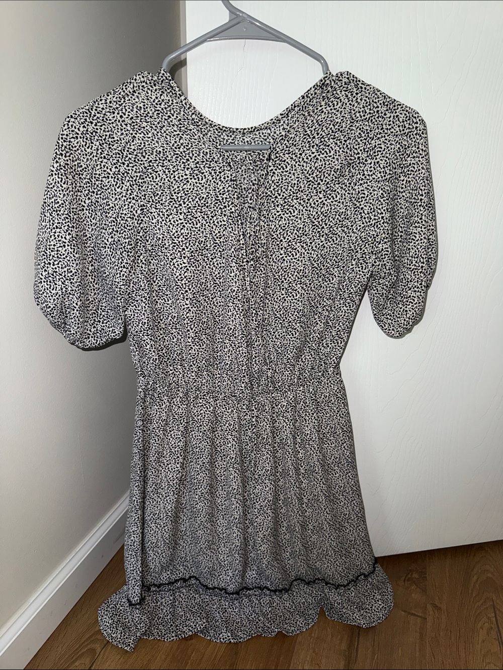 Black & White Printed Puff-Sleeve Women’s Dress